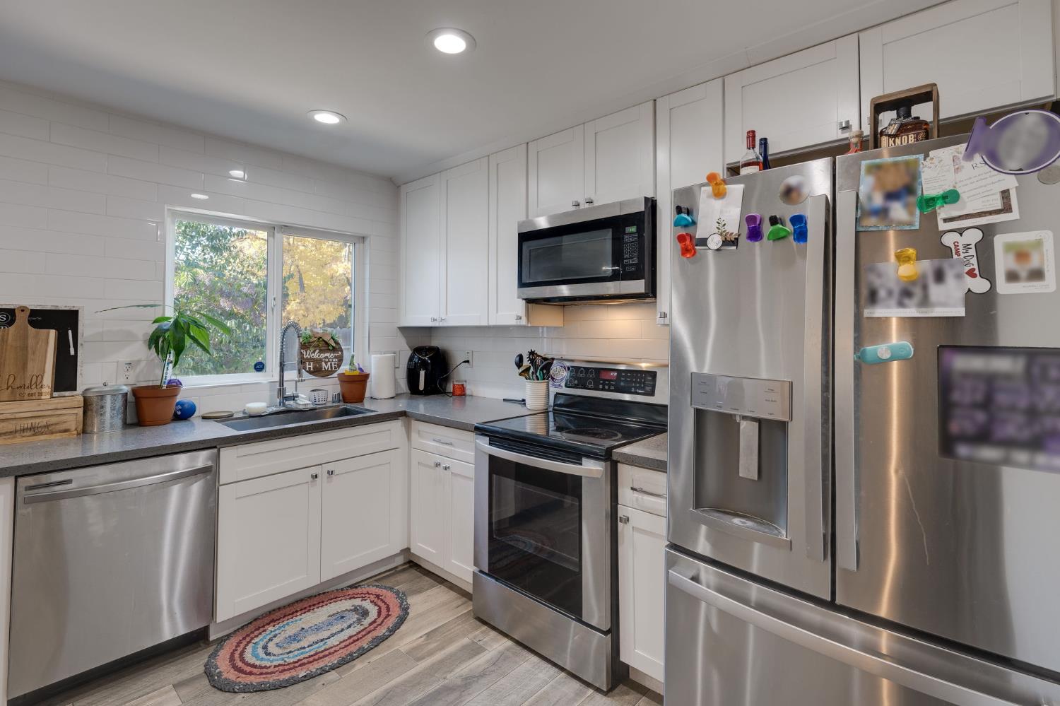 Detail Gallery Image 5 of 28 For 173 Bell Ave, Sacramento,  CA 95838 - 3 Beds | 2 Baths