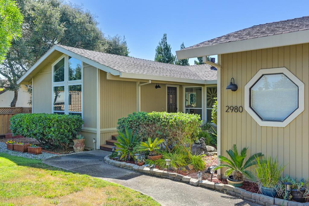 Detail Gallery Image 4 of 70 For 2980 Calido Ct, Cameron Park,  CA 95682 - 3 Beds | 2 Baths