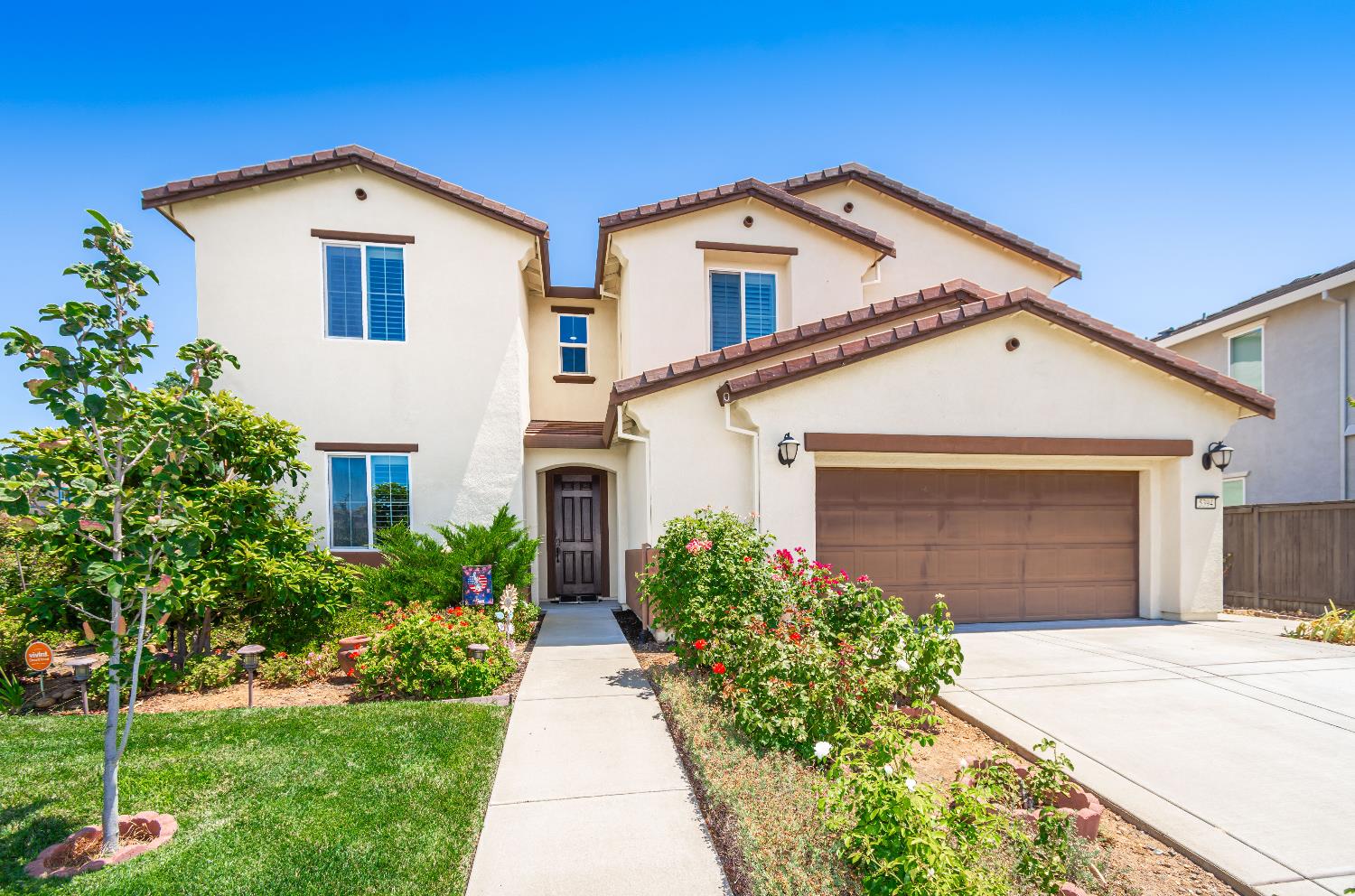 Detail Gallery Image 4 of 64 For 5394 Otter Pond Way, Rancho Cordova,  CA 95742 - 5 Beds | 3 Baths