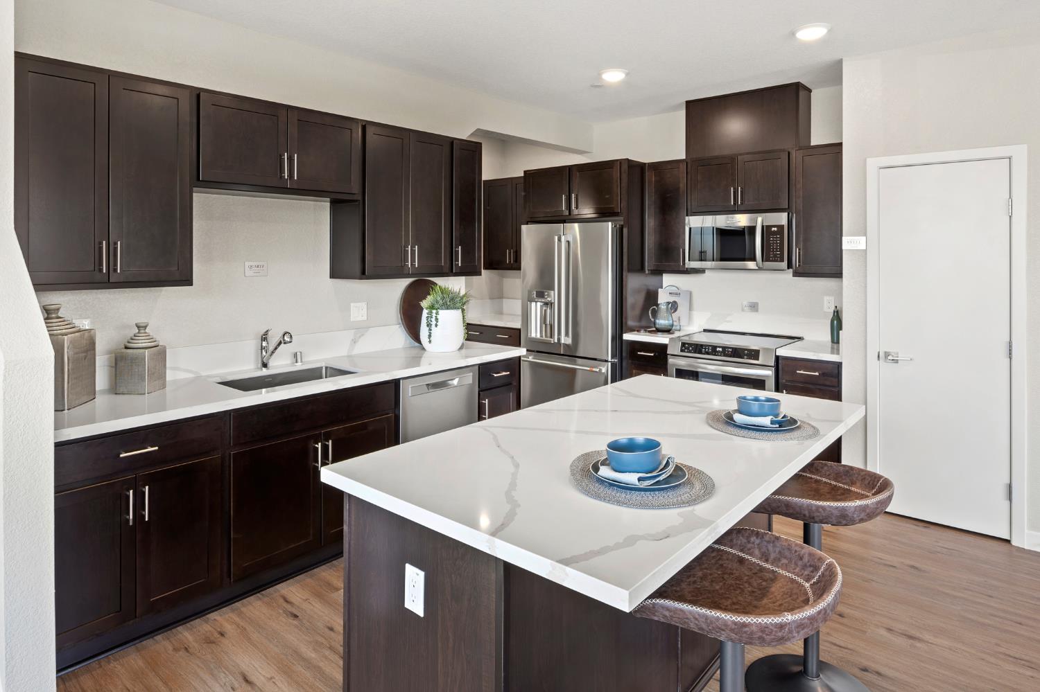 Detail Gallery Image 10 of 34 For 2037 Odin Walk, Sacramento,  CA 95835 - 3 Beds | 2/1 Baths