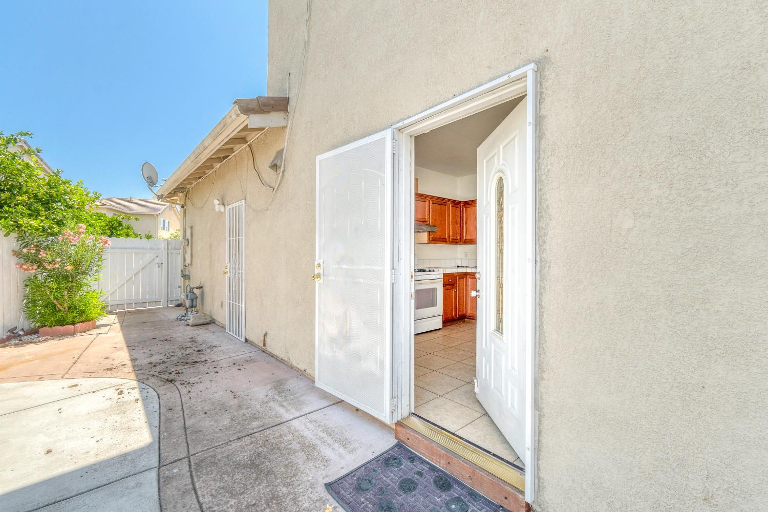 Detail Gallery Image 32 of 32 For 7953 Pearl Drop Ct, Antelope,  CA 95843 - 6 Beds | 3 Baths