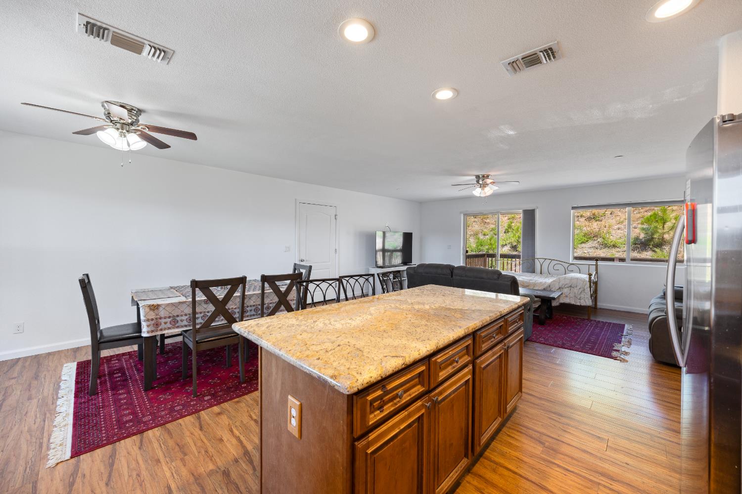 Detail Gallery Image 12 of 37 For 8009 Spring Valley Rd, Pollock Pines,  CA 95726 - 3 Beds | 2 Baths