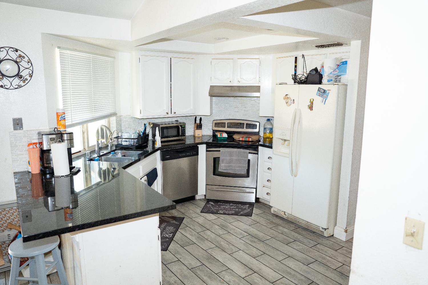 Detail Gallery Image 7 of 46 For 4370 Armadale Way, Sacramento,  CA 95823 - 3 Beds | 2 Baths