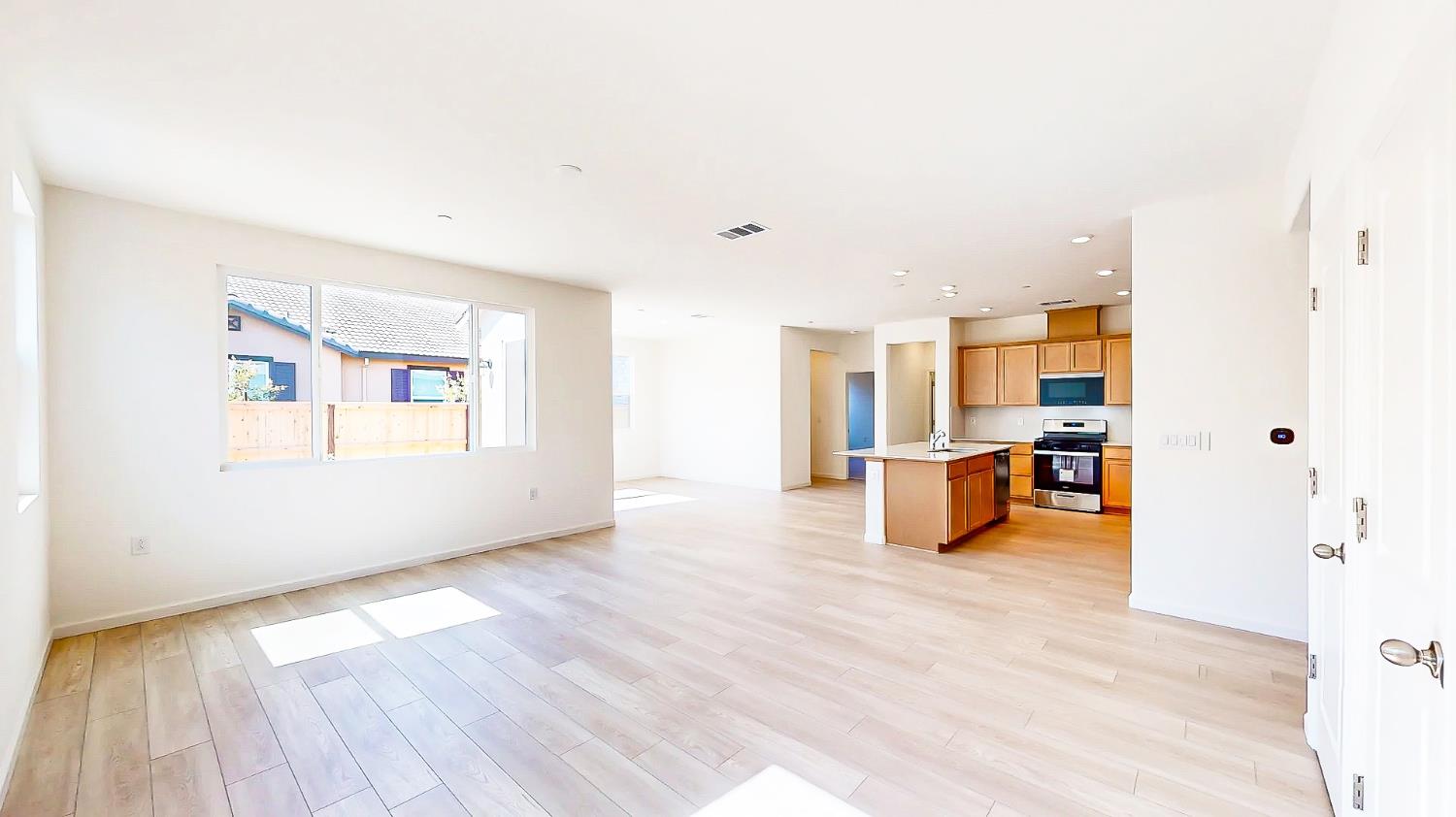 Detail Gallery Image 9 of 55 For 6312 Sun Haven St, Hughson,  CA 95326 - 3 Beds | 2 Baths