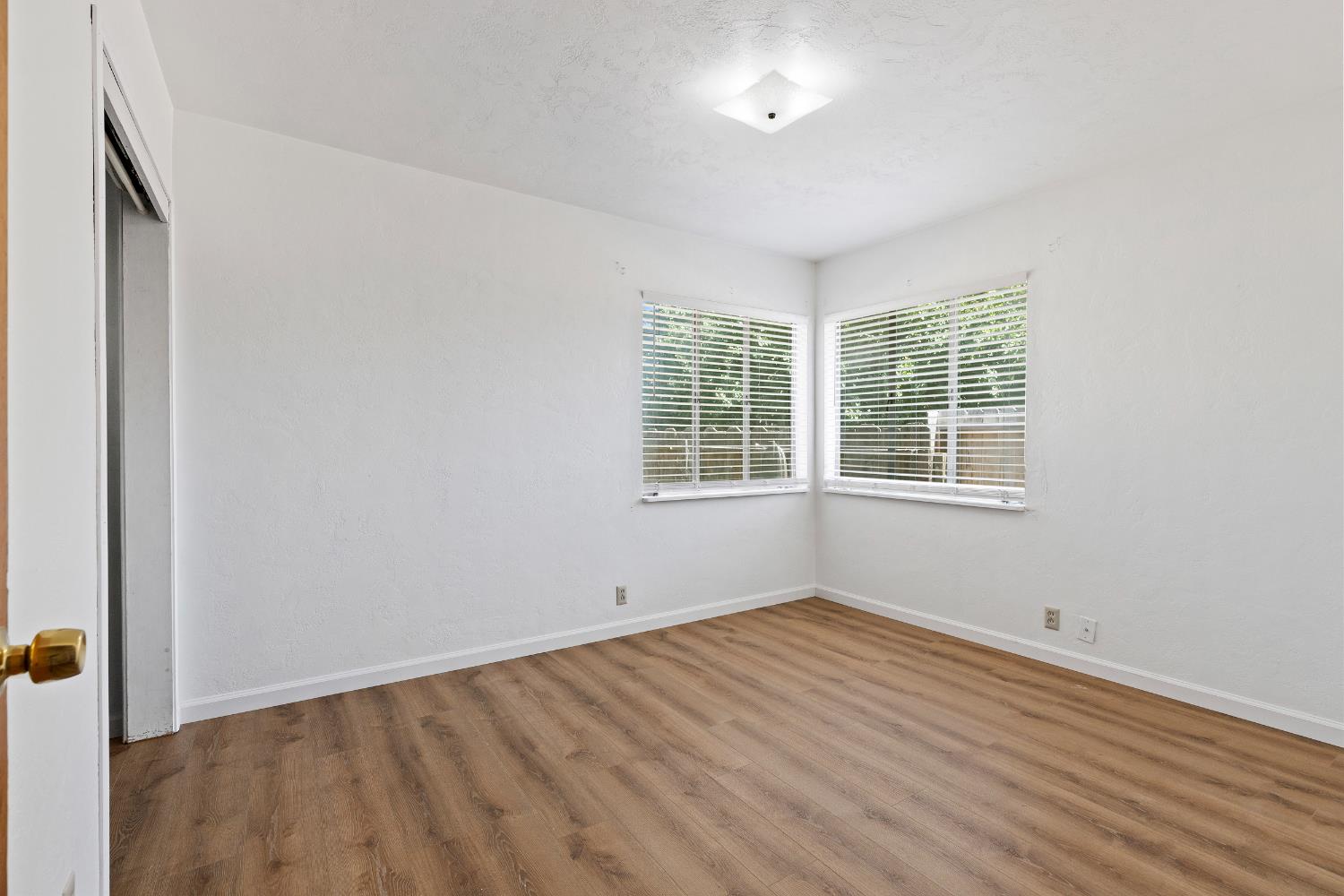 Detail Gallery Image 10 of 29 For 400 W G St, Oakdale,  CA 95361 - 3 Beds | 1 Baths