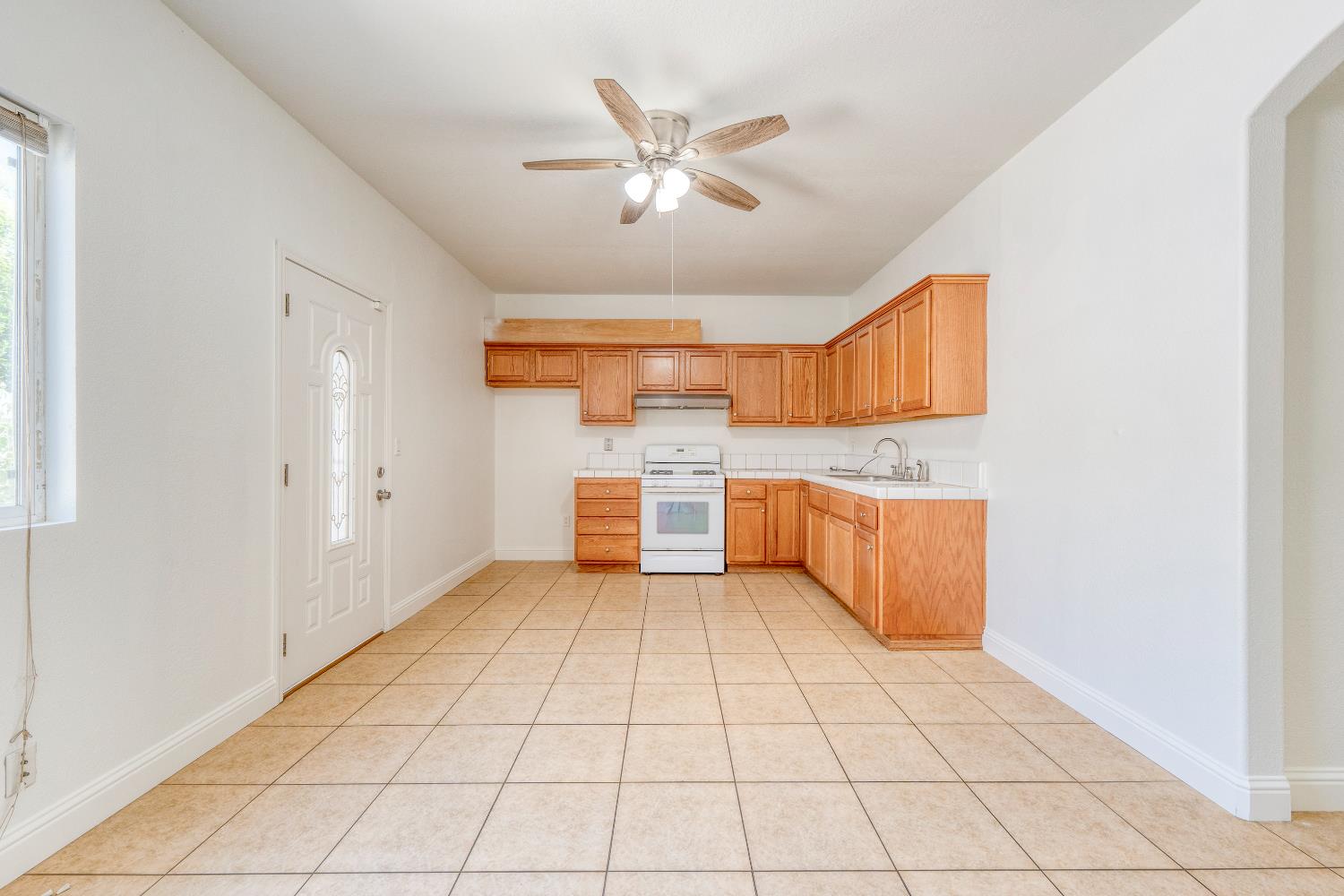 Detail Gallery Image 14 of 32 For 7953 Pearl Drop Ct, Antelope,  CA 95843 - 6 Beds | 3 Baths