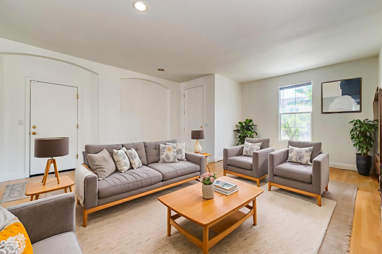 Detail Gallery Image 3 of 32 For 7953 Pearl Drop Ct, Antelope,  CA 95843 - 6 Beds | 3 Baths