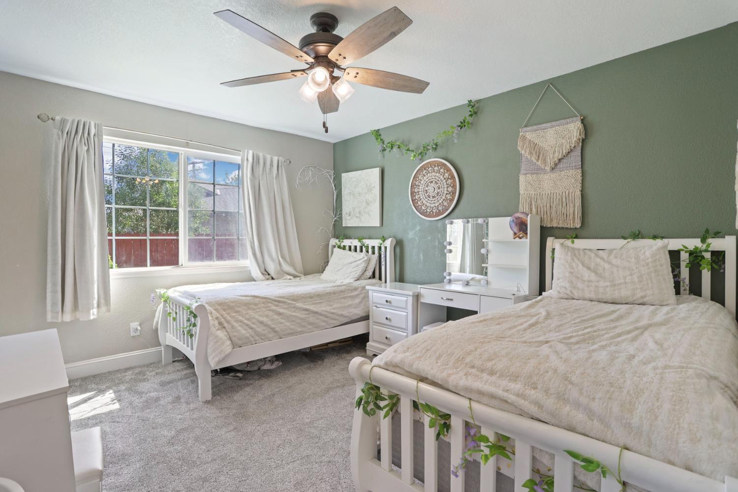 Detail Gallery Image 16 of 40 For 208 Palomar Dr, Lodi,  CA 95242 - 4 Beds | 3 Baths