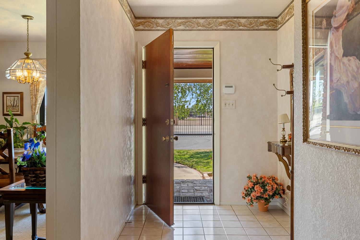 Detail Gallery Image 7 of 59 For 1287 W Valpico Rd, Tracy,  CA 95304 - 3 Beds | 2 Baths