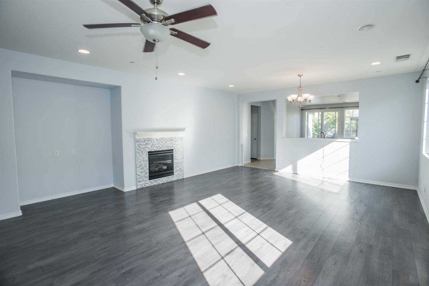 Detail Gallery Image 19 of 47 For 9916 Bluefin Way, Elk Grove,  CA 95757 - 4 Beds | 2 Baths