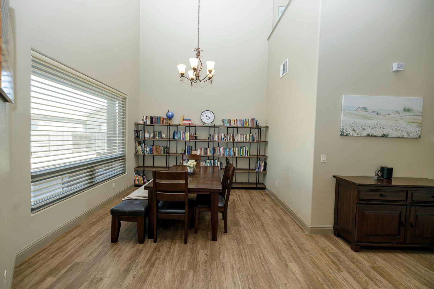 Detail Gallery Image 11 of 48 For 8725 Venetian Ter, Hilmar,  CA 95324 - 5 Beds | 3 Baths