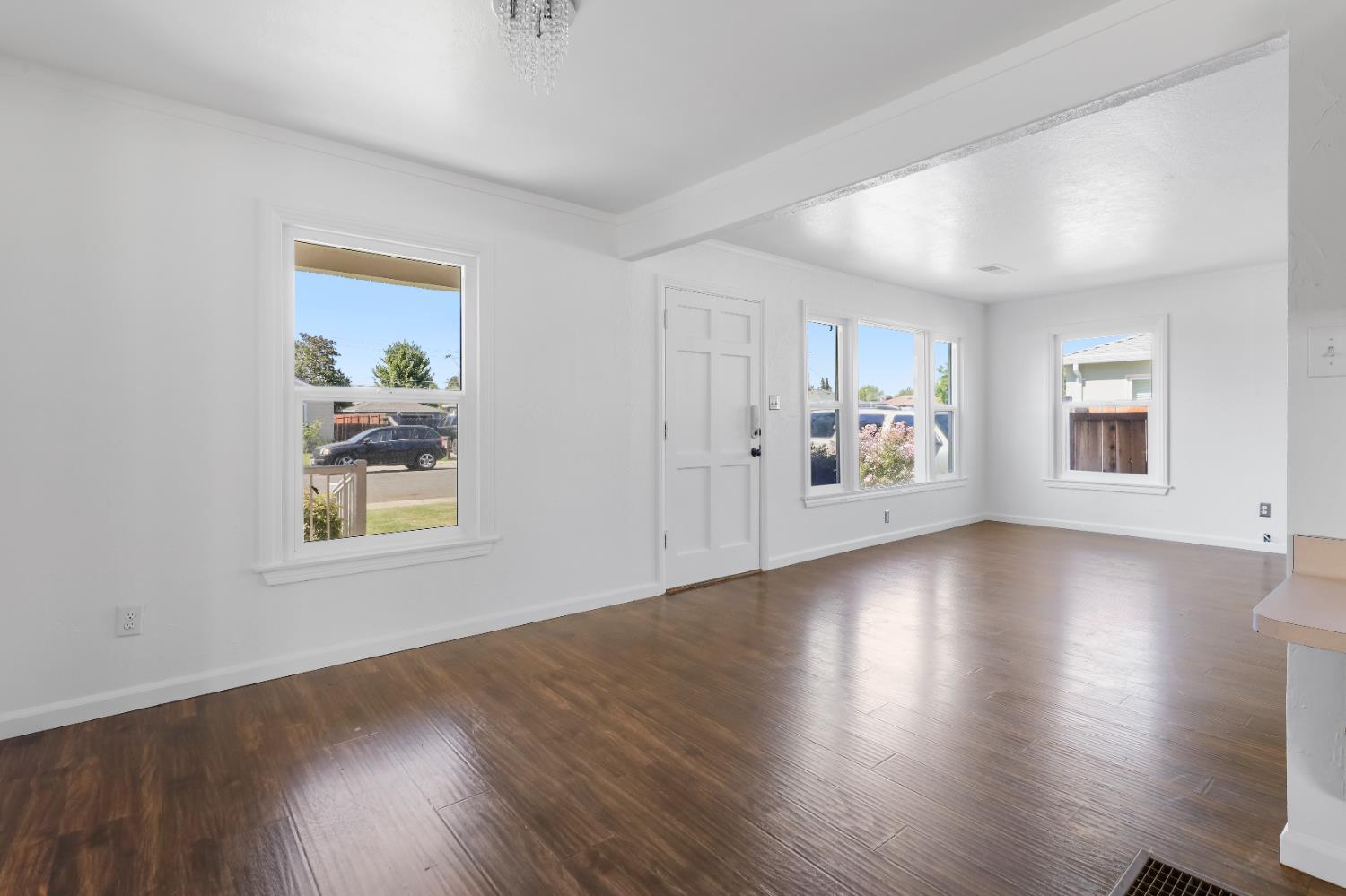 Detail Gallery Image 7 of 29 For 535 Alicante Dr, Lodi,  CA 95240 - 3 Beds | 1 Baths