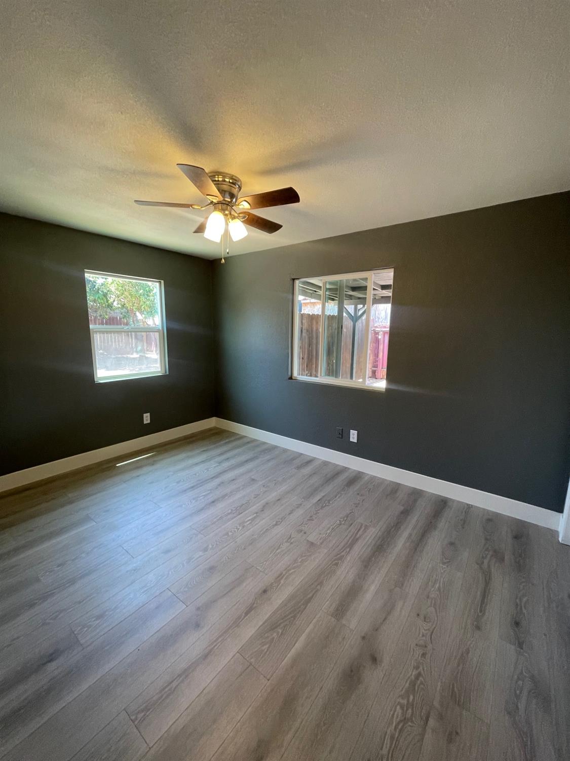 Detail Gallery Image 11 of 15 For 2636 Riverdale Ave, Modesto,  CA 95358 - 2 Beds | 1 Baths