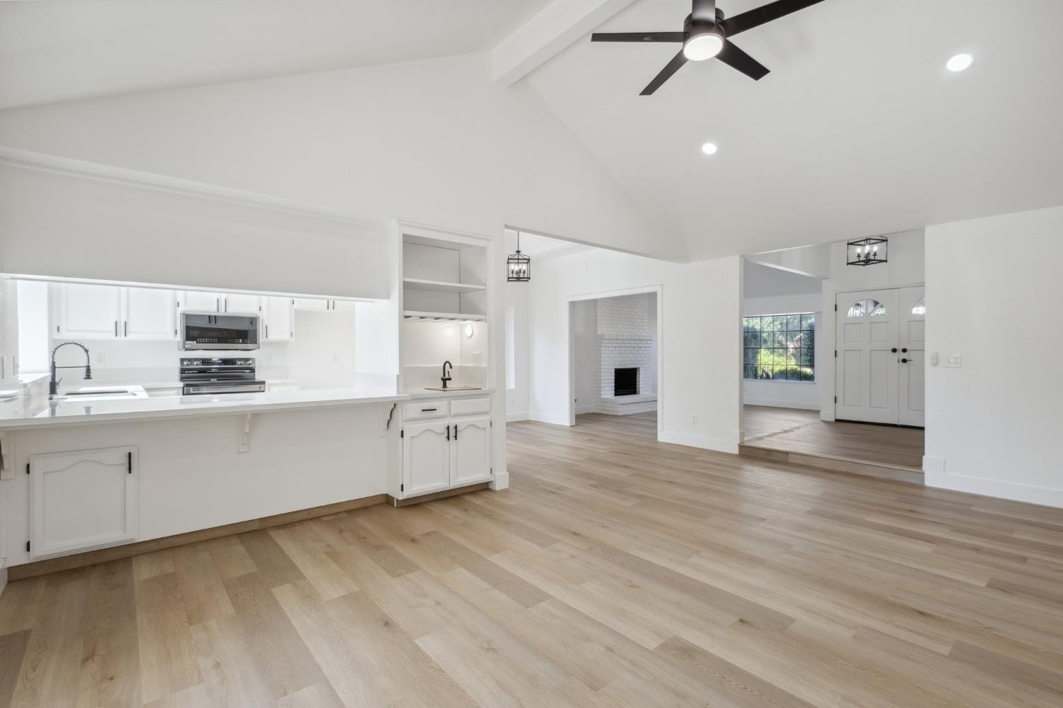 Detail Gallery Image 2 of 43 For 1613 Pantaleo Dr, Modesto,  CA 95355 - 3 Beds | 2 Baths