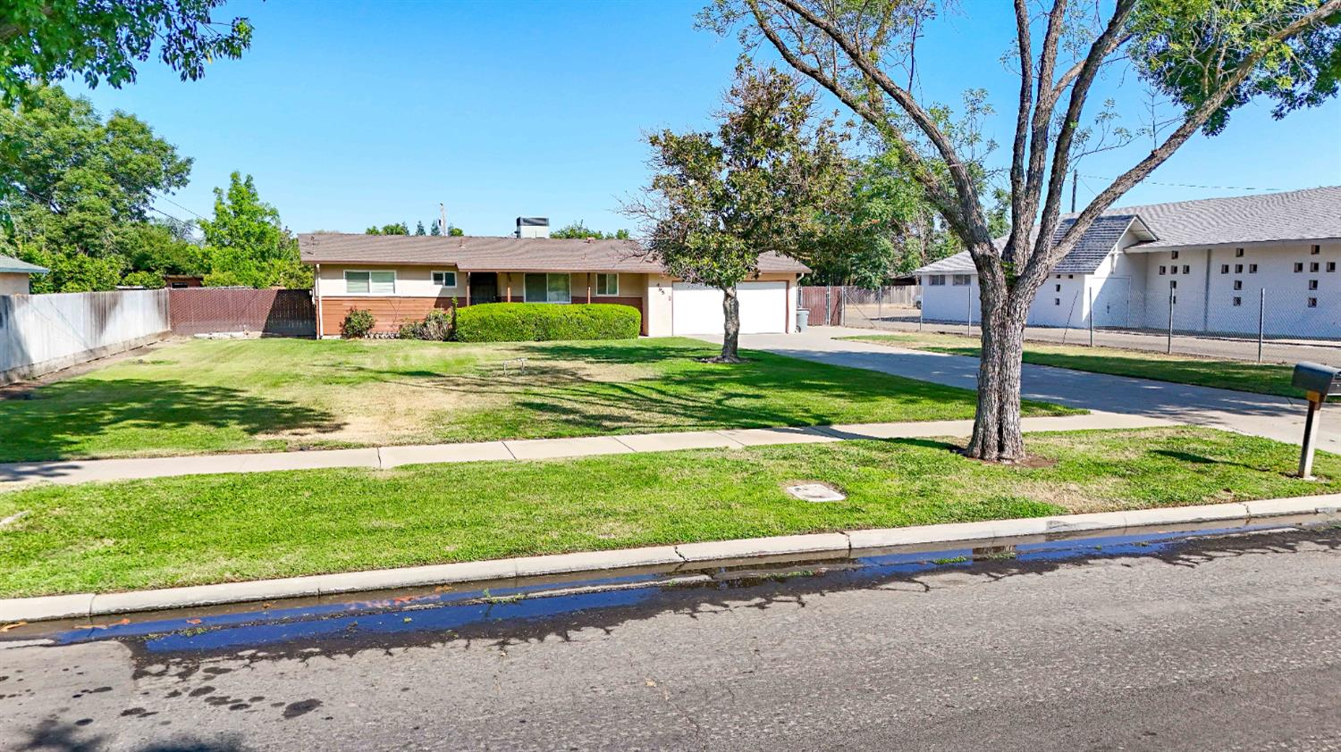 Detail Gallery Image 2 of 35 For 495 Q St, Merced,  CA 95341 - 3 Beds | 1 Baths