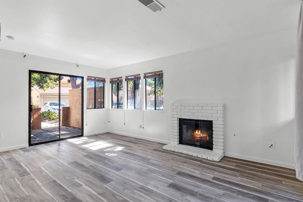 Detail Gallery Image 4 of 33 For 1216 W Roseburg Ave a,  Modesto,  CA 95350 - 3 Beds | 2/1 Baths