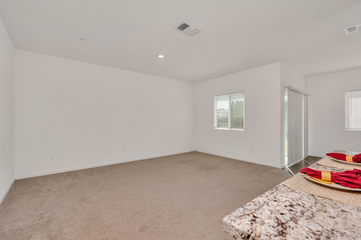 Detail Gallery Image 9 of 37 For 4218 Candle Ct, Merced,  CA 95348 - 4 Beds | 2 Baths
