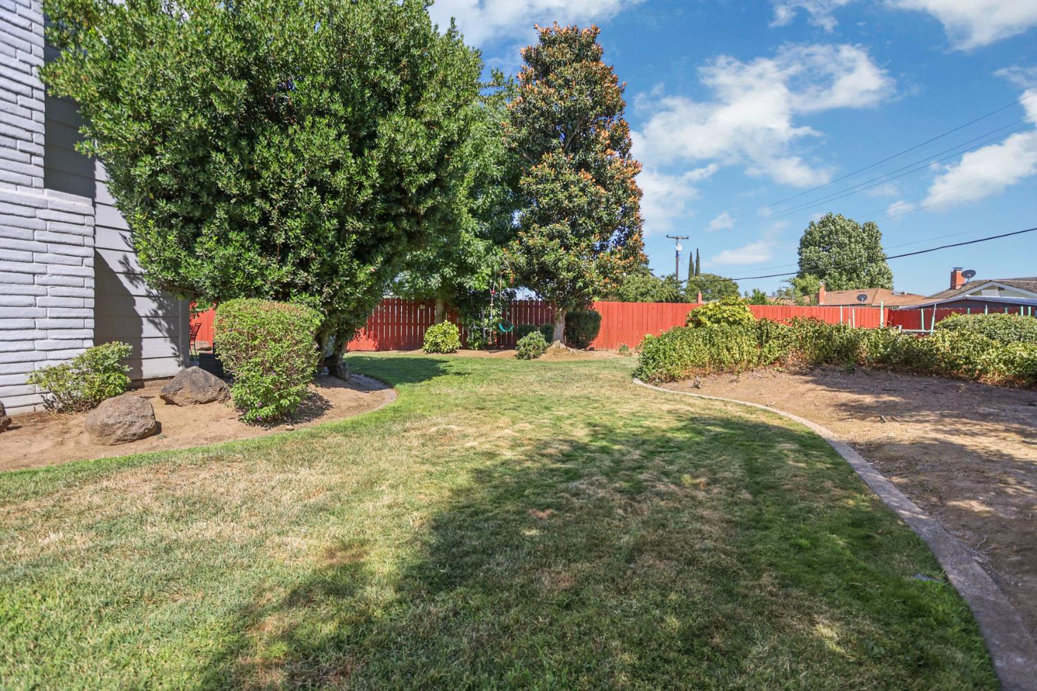 Detail Gallery Image 37 of 40 For 208 Palomar Dr, Lodi,  CA 95242 - 4 Beds | 3 Baths