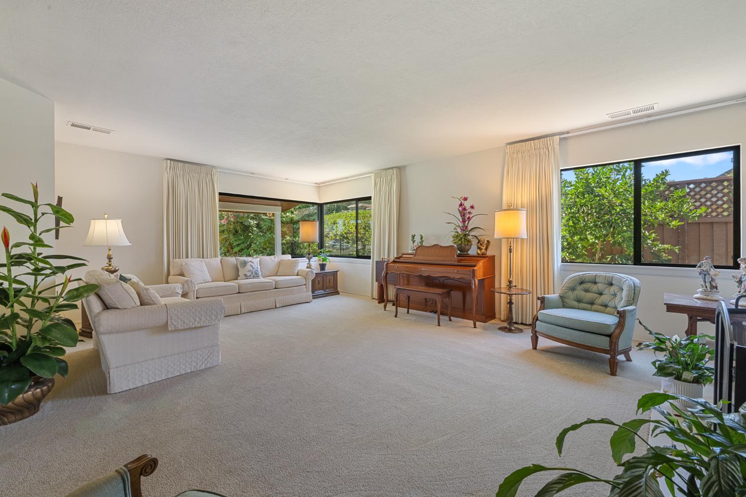 Detail Gallery Image 9 of 59 For 1287 W Valpico Rd, Tracy,  CA 95304 - 3 Beds | 2 Baths