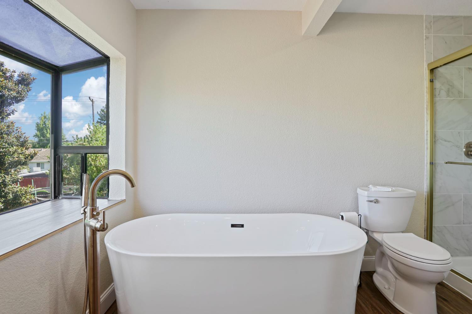 Detail Gallery Image 27 of 40 For 208 Palomar Dr, Lodi,  CA 95242 - 4 Beds | 3 Baths