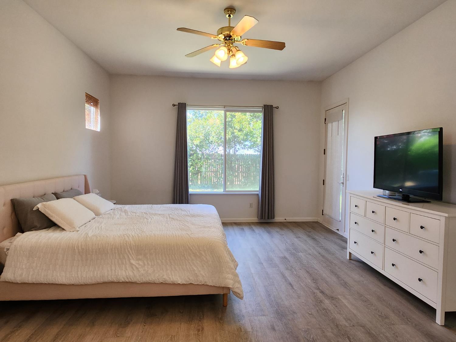 Detail Gallery Image 9 of 19 For 10021 Prairie Dunes Way, Sacramento,  CA 95829 - 4 Beds | 2 Baths