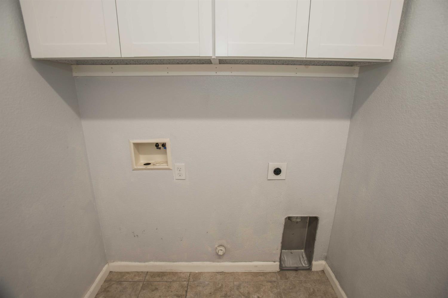 Detail Gallery Image 33 of 47 For 9916 Bluefin Way, Elk Grove,  CA 95757 - 4 Beds | 2 Baths