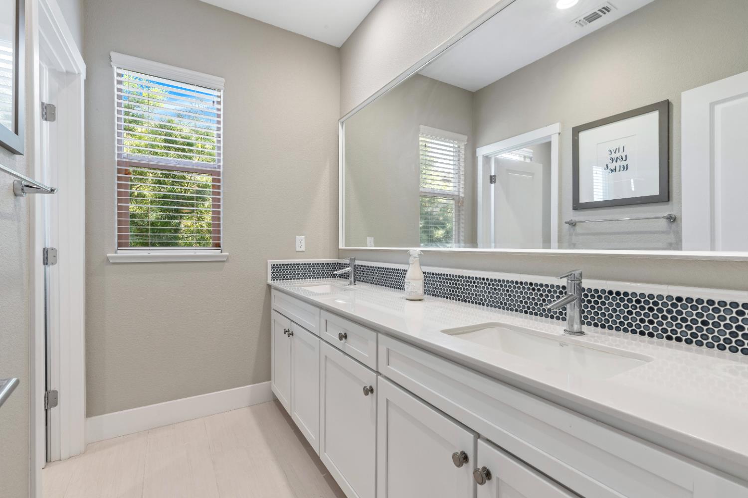 Detail Gallery Image 30 of 58 For 1622 Locksley Dr, Lathrop,  CA 95330 - 4 Beds | 3 Baths