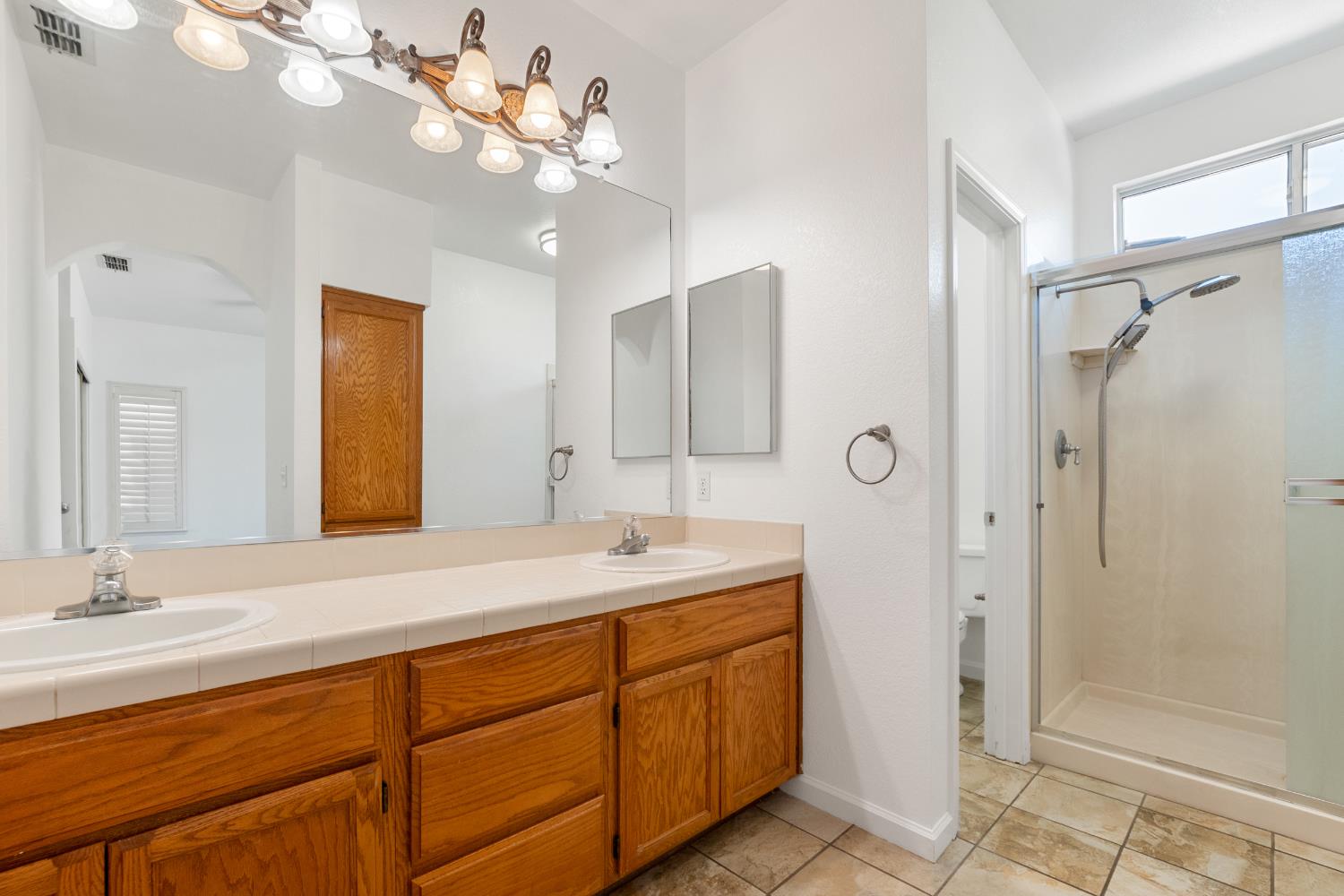 Detail Gallery Image 21 of 28 For 1929 Providence Way, Lodi,  CA 95242 - 4 Beds | 2 Baths