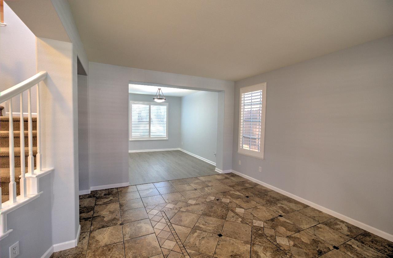 Detail Gallery Image 11 of 54 For 232 Kelley Mist Lane, Tracy,  CA 95377 - 4 Beds | 3 Baths