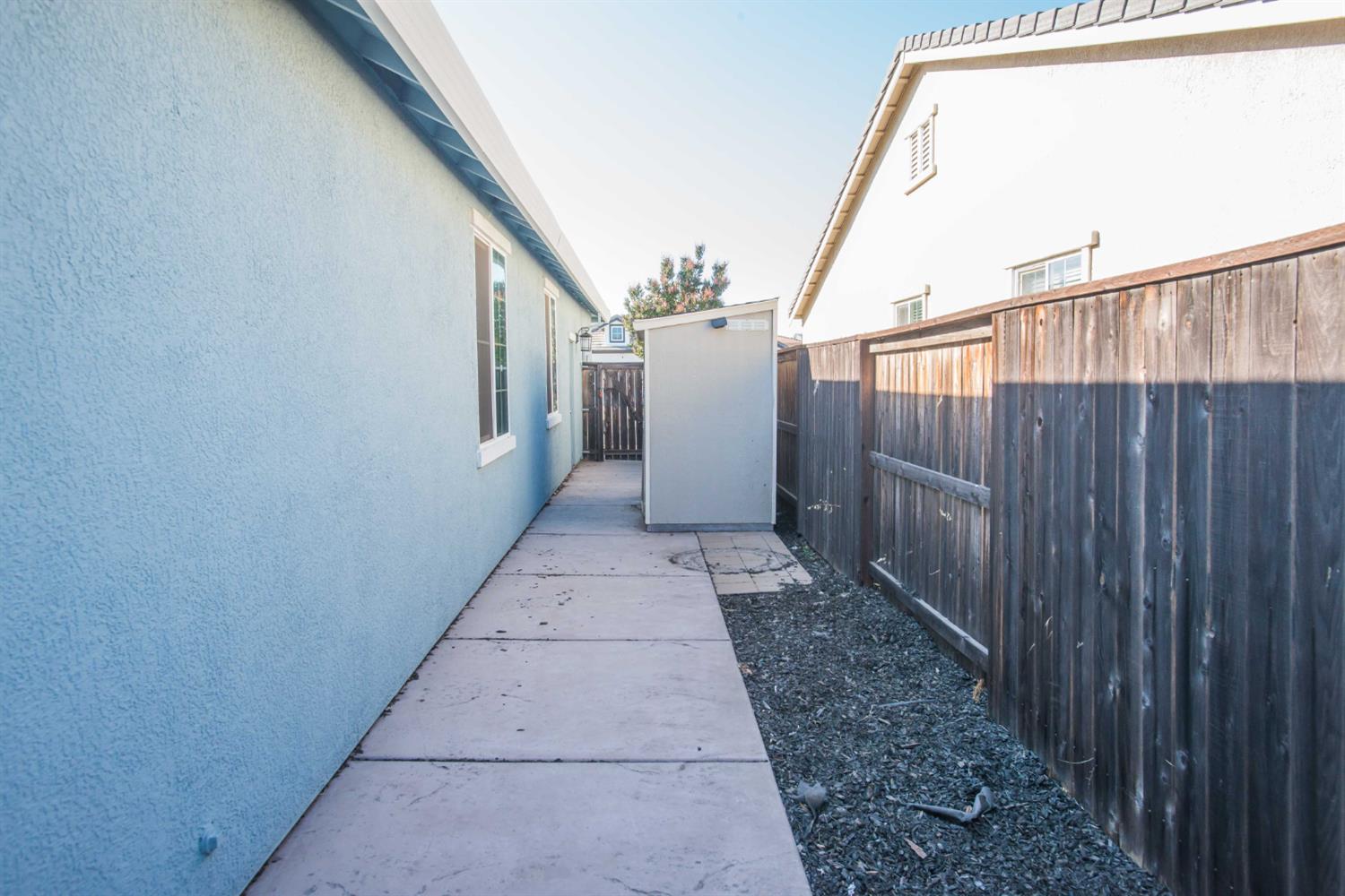 Detail Gallery Image 43 of 47 For 9916 Bluefin Way, Elk Grove,  CA 95757 - 4 Beds | 2 Baths