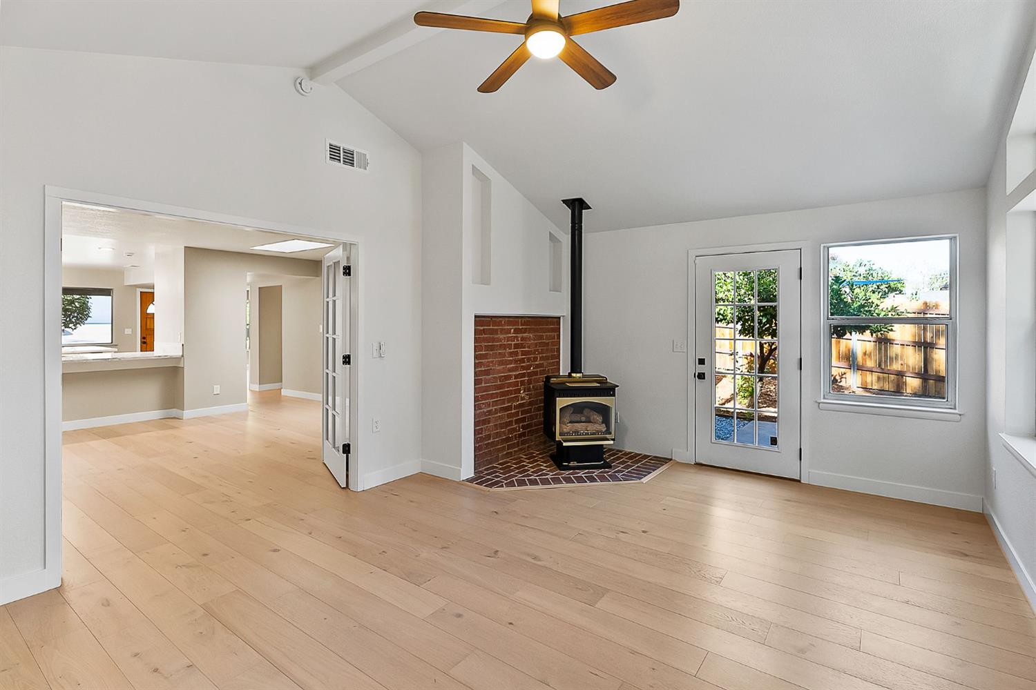 Detail Gallery Image 16 of 50 For 7548 Widgeon Way, Fair Oaks,  CA 95628 - 4 Beds | 2 Baths