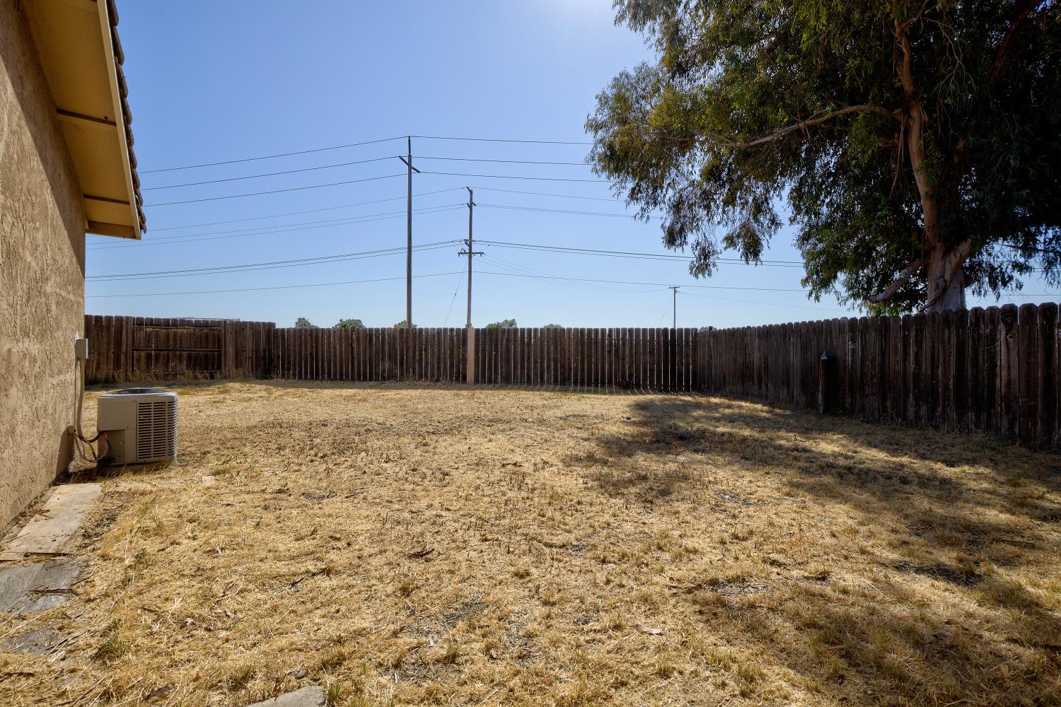 Detail Gallery Image 18 of 26 For 8916 Fox Creek Dr, Stockton,  CA 95210 - 3 Beds | 2 Baths
