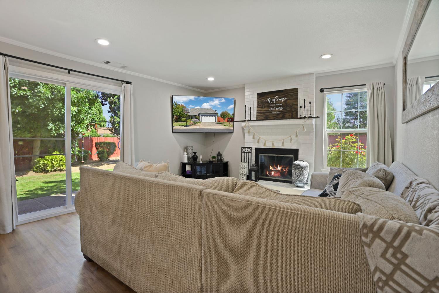Detail Gallery Image 12 of 40 For 208 Palomar Dr, Lodi,  CA 95242 - 4 Beds | 3 Baths
