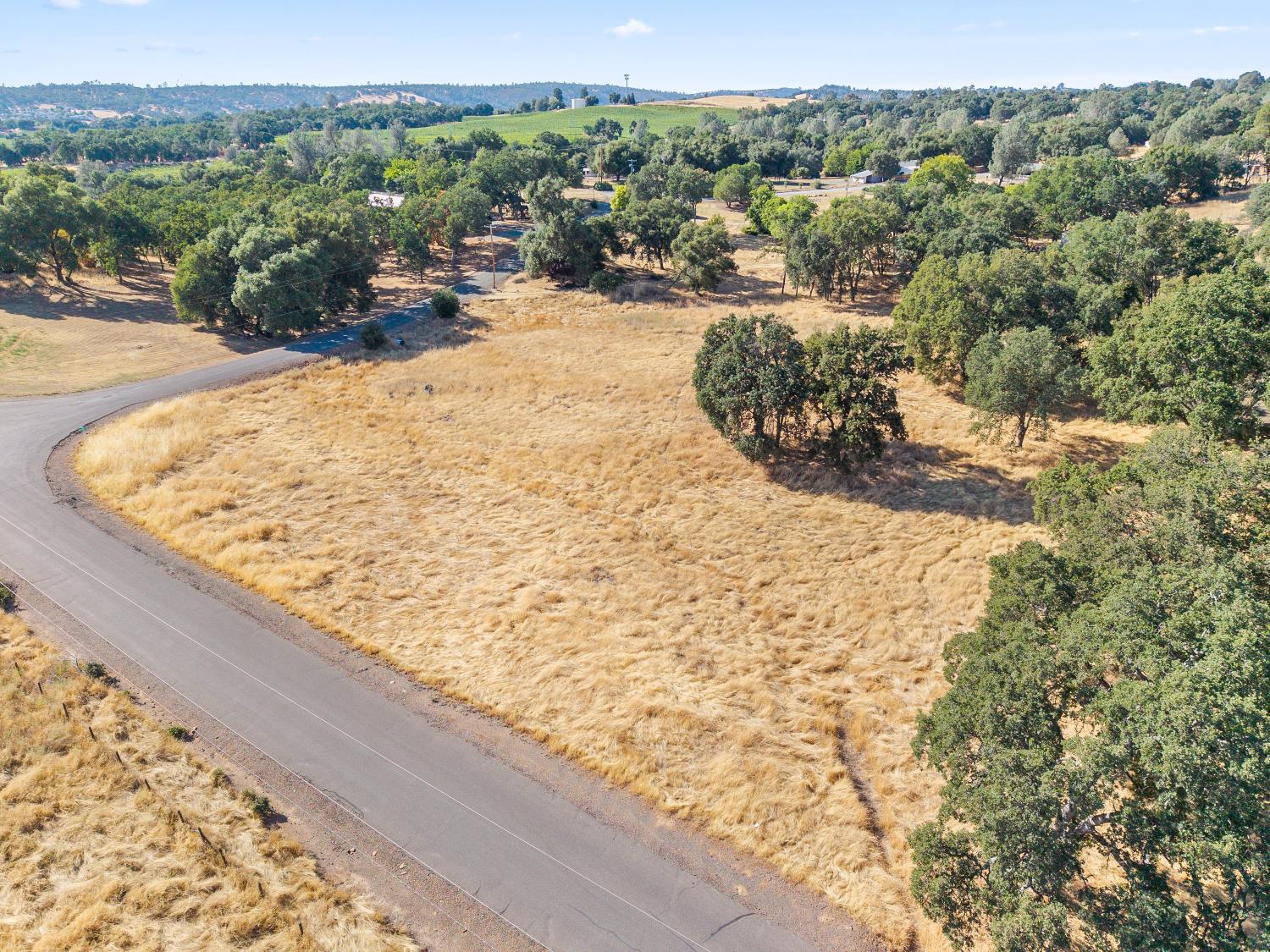 Detail Gallery Image 11 of 52 For 18350 Live Oak Ct, Plymouth,  CA 95669 - 3 Beds | 2/1 Baths