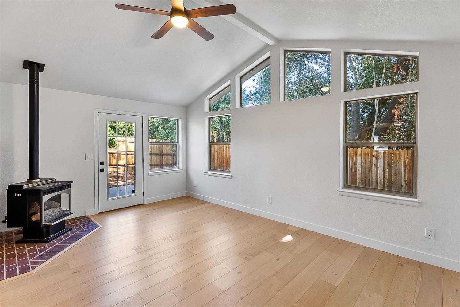 Detail Gallery Image 15 of 50 For 7548 Widgeon Way, Fair Oaks,  CA 95628 - 4 Beds | 2 Baths