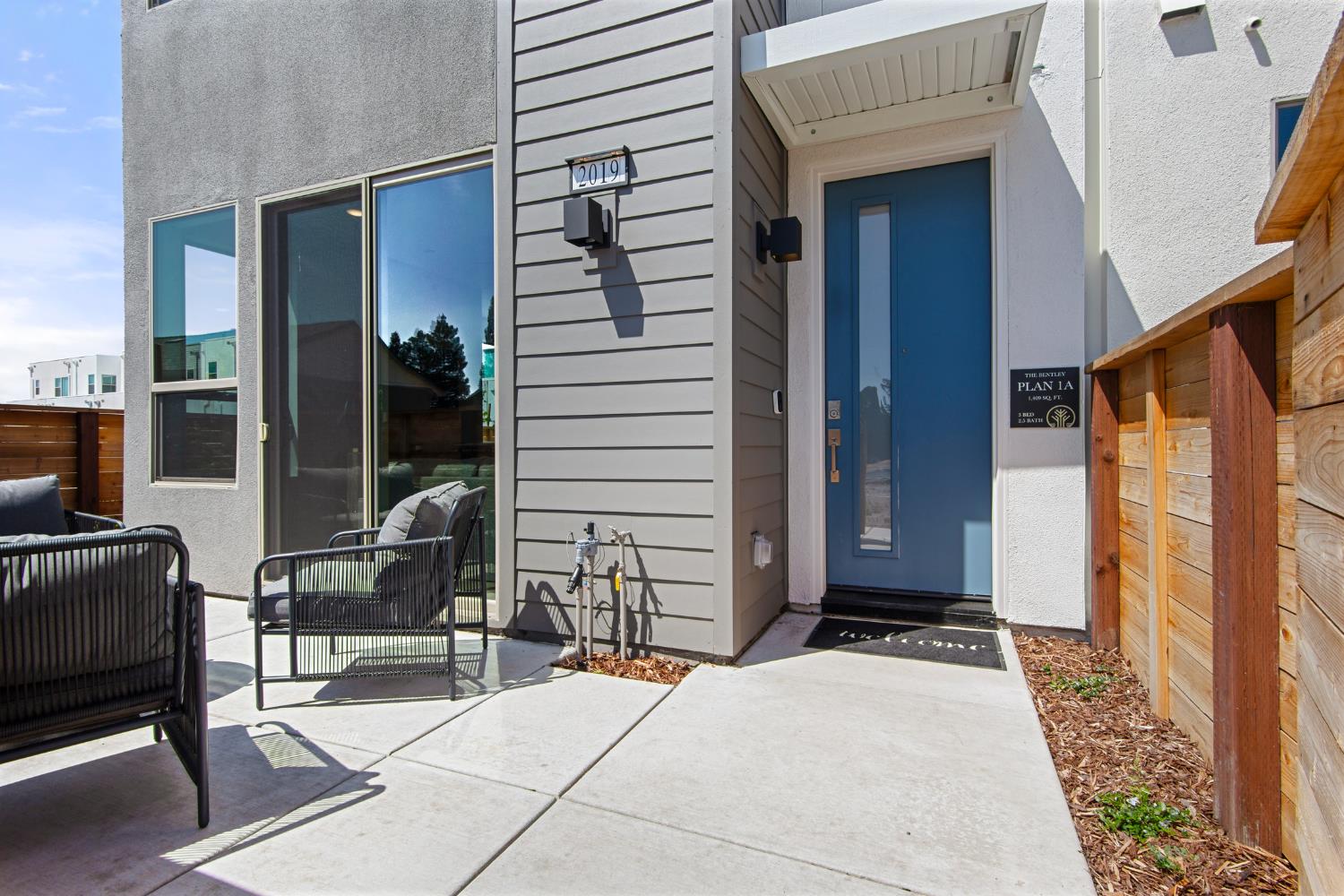 Detail Gallery Image 3 of 34 For 2037 Odin Walk, Sacramento,  CA 95835 - 3 Beds | 2/1 Baths