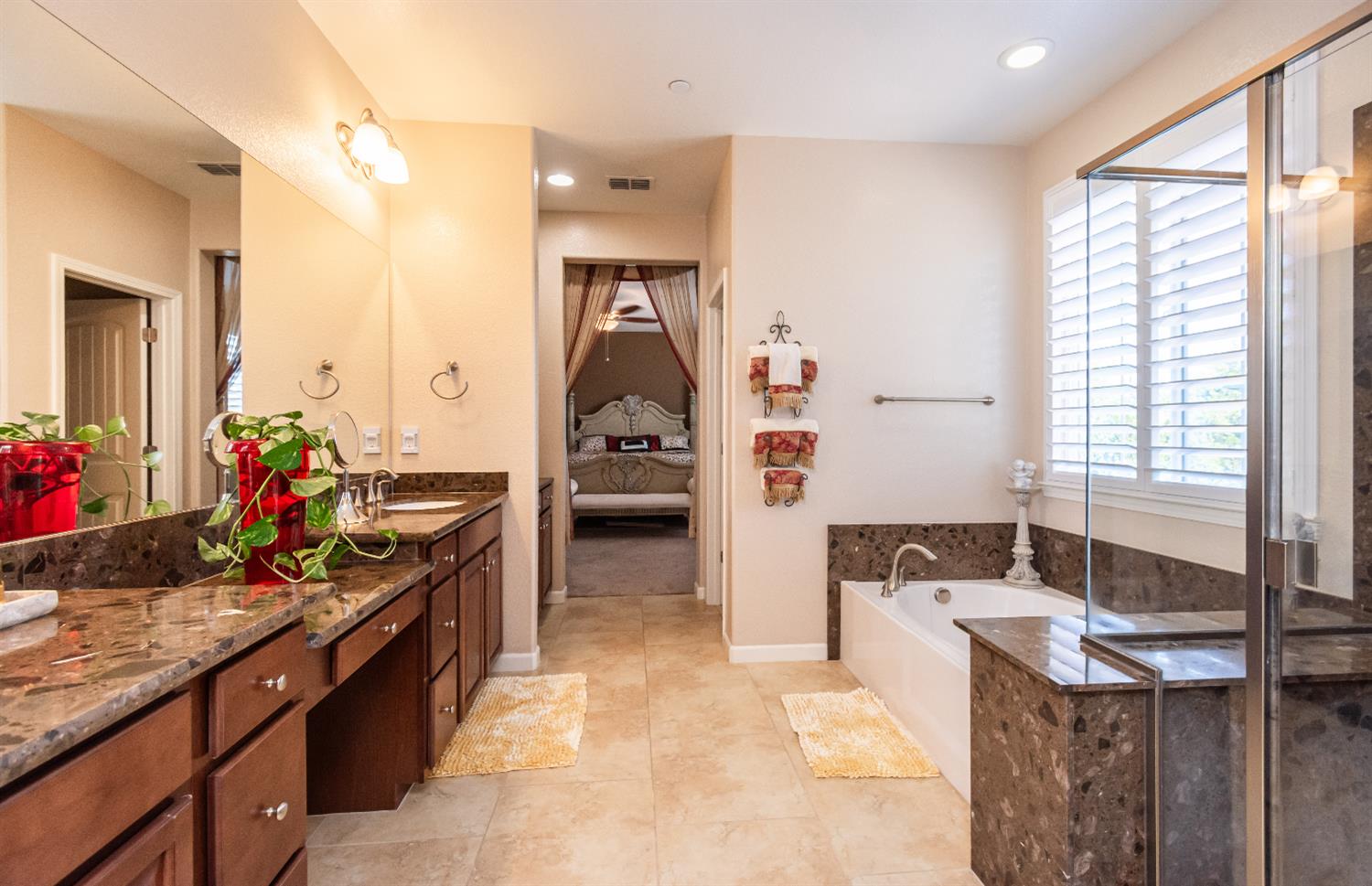 Detail Gallery Image 33 of 64 For 5394 Otter Pond Way, Rancho Cordova,  CA 95742 - 5 Beds | 3 Baths