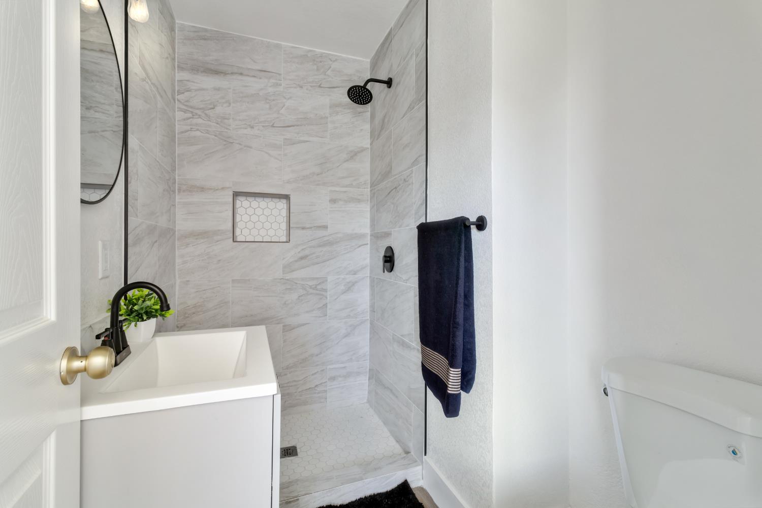 Detail Gallery Image 15 of 26 For 1335 Eucalyptus Ave, Newman,  CA 95360 - 4 Beds | 2 Baths