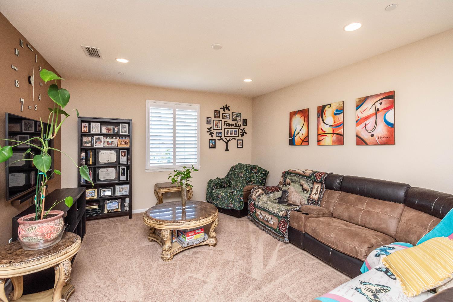 Detail Gallery Image 28 of 64 For 5394 Otter Pond Way, Rancho Cordova,  CA 95742 - 5 Beds | 3 Baths