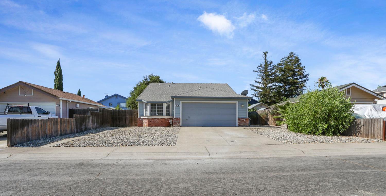 Detail Gallery Image 1 of 30 For 808 Marsh Creek Dr, Sacramento,  CA 95838 - 3 Beds | 2 Baths