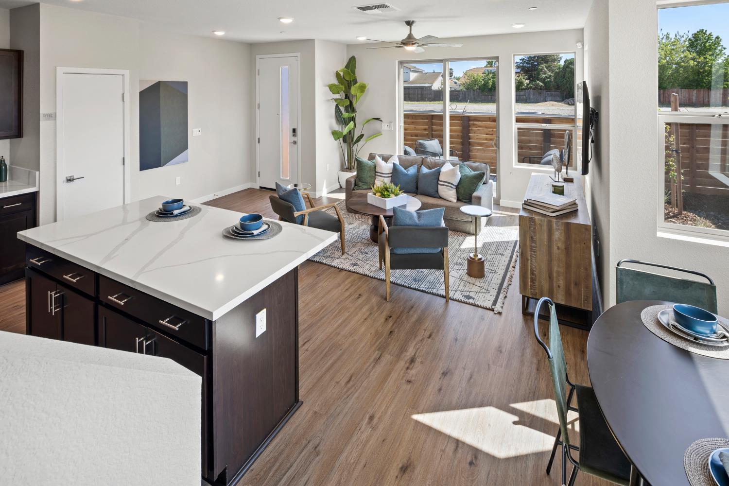Detail Gallery Image 16 of 34 For 2037 Odin Walk, Sacramento,  CA 95835 - 3 Beds | 2/1 Baths