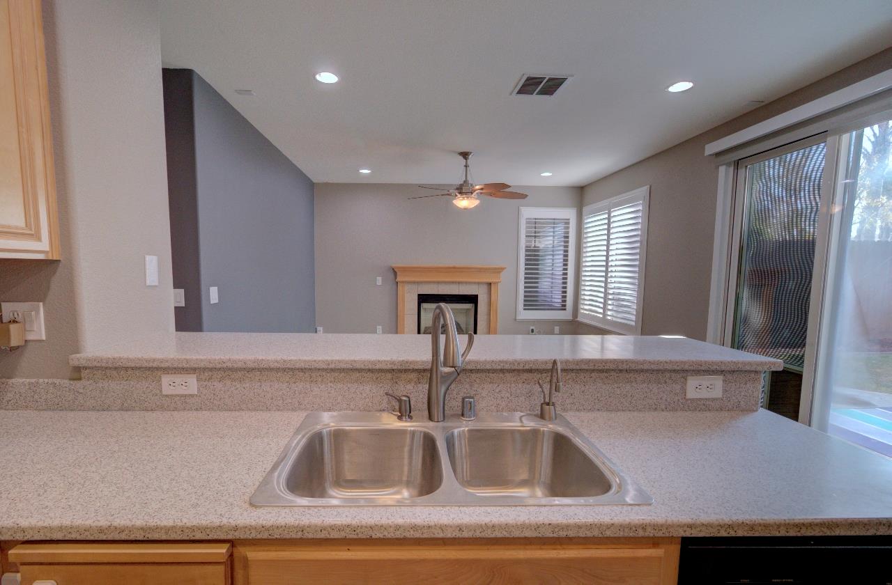 Detail Gallery Image 21 of 54 For 232 Kelley Mist Lane, Tracy,  CA 95377 - 4 Beds | 3 Baths