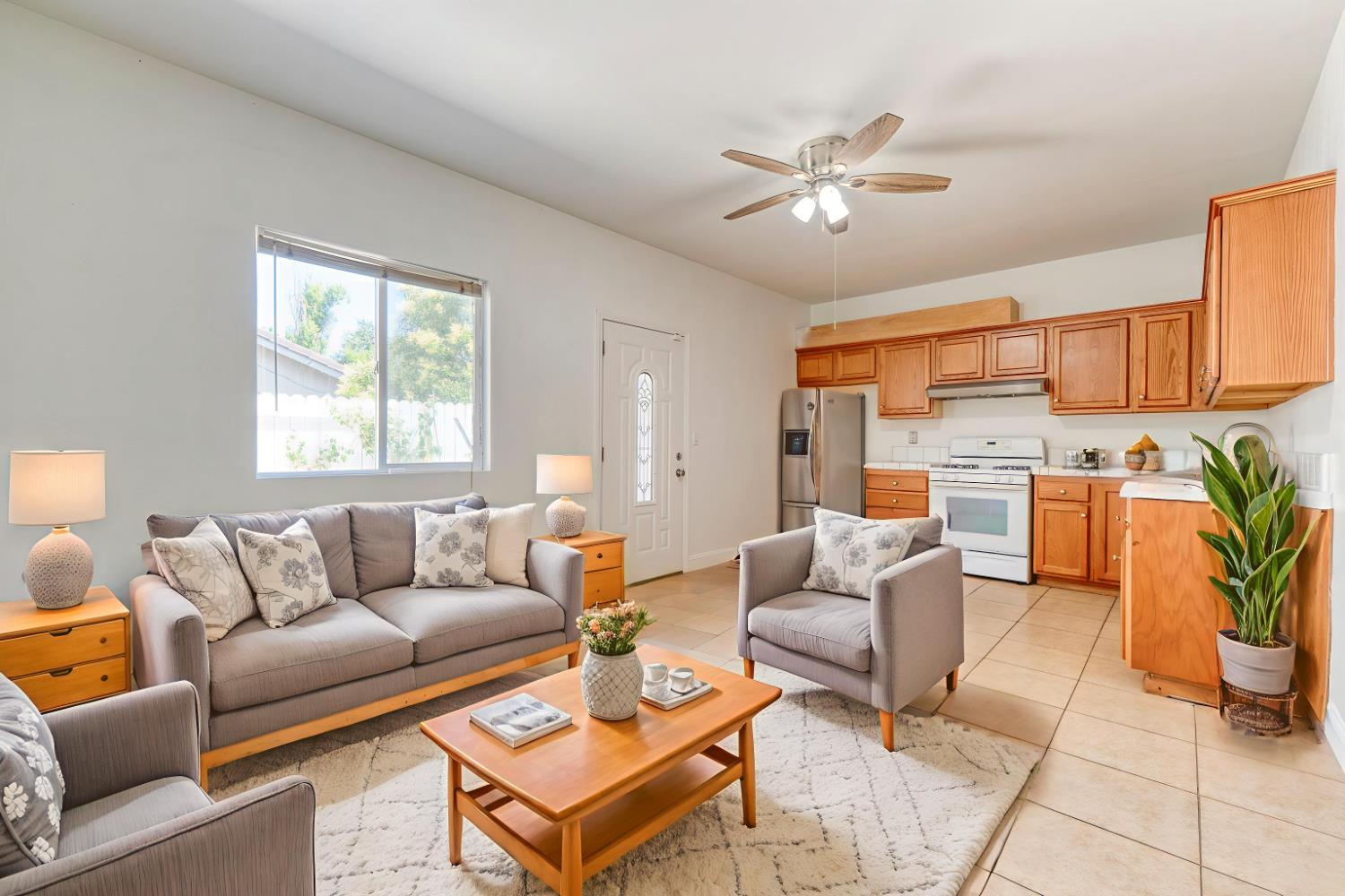 Detail Gallery Image 13 of 32 For 7953 Pearl Drop Ct, Antelope,  CA 95843 - 6 Beds | 3 Baths