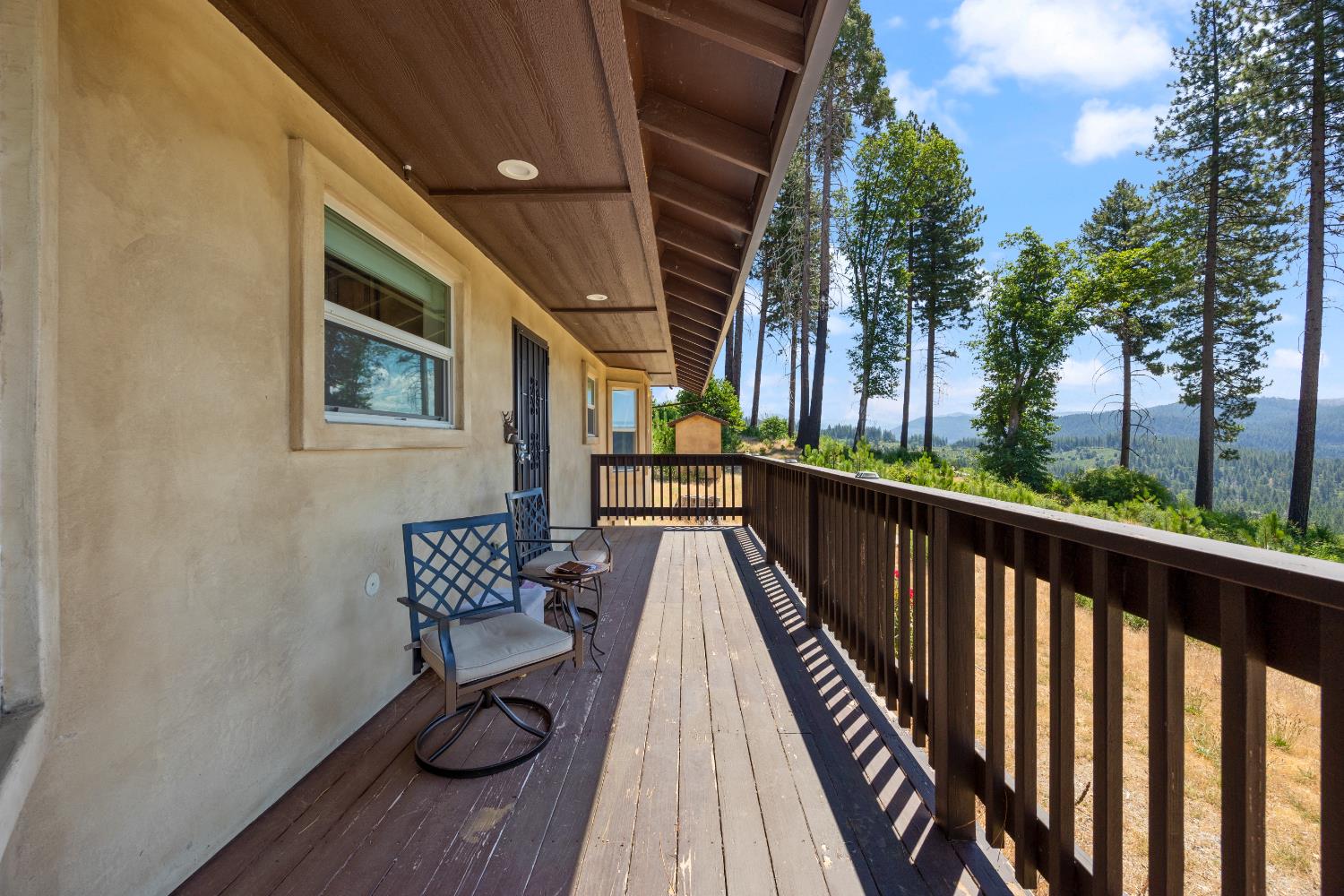 Detail Gallery Image 3 of 37 For 8009 Spring Valley Rd, Pollock Pines,  CA 95726 - 3 Beds | 2 Baths