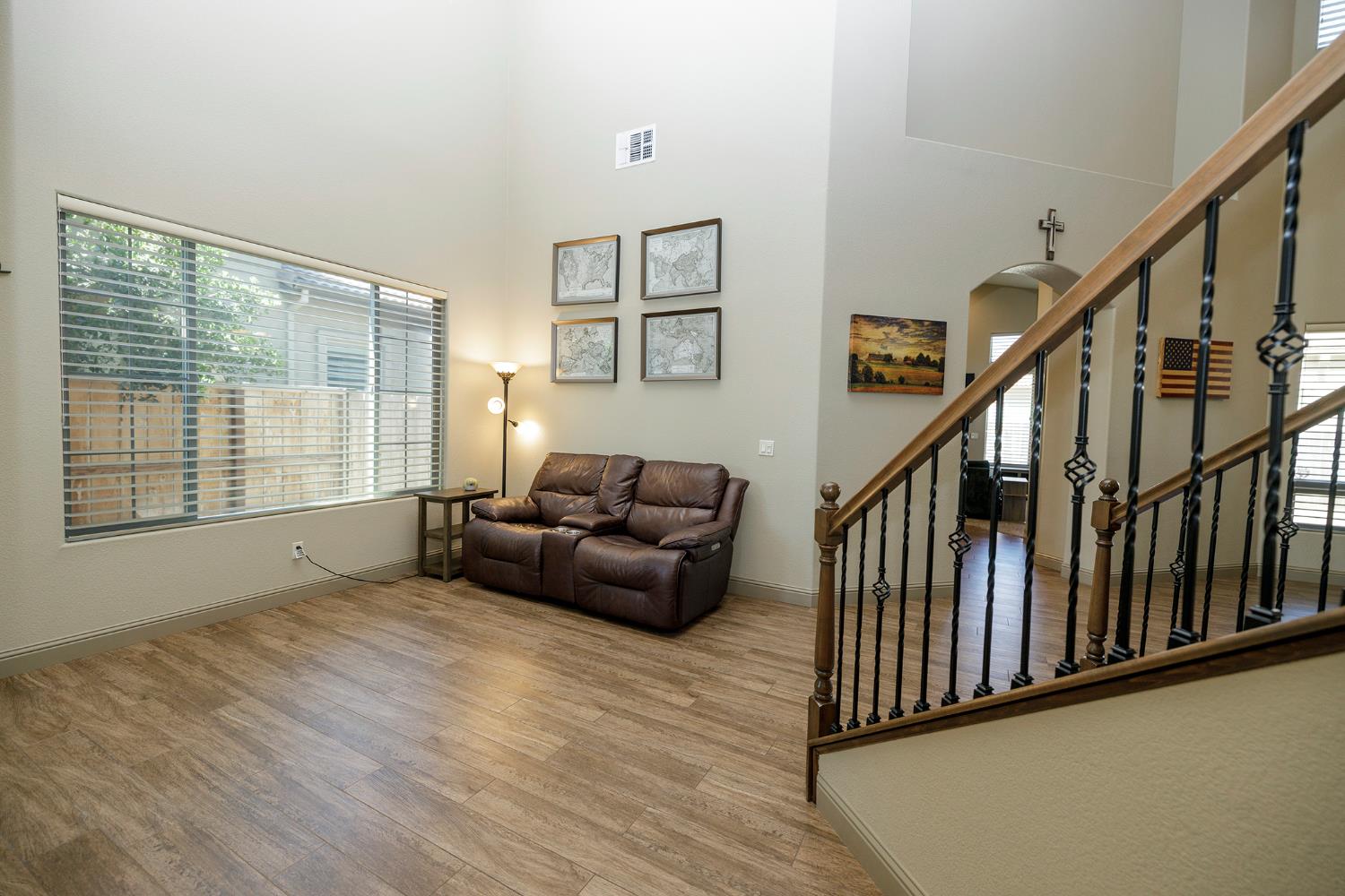 Detail Gallery Image 7 of 48 For 8725 Venetian Ter, Hilmar,  CA 95324 - 5 Beds | 3 Baths