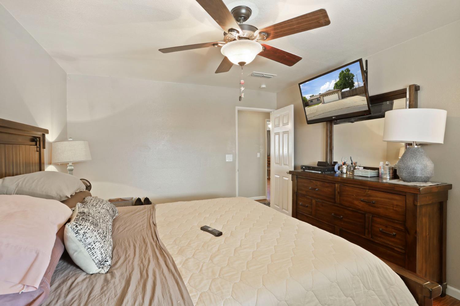 Detail Gallery Image 13 of 46 For 2700 Tassajara Dr, Modesto,  CA 95358 - 3 Beds | 2 Baths