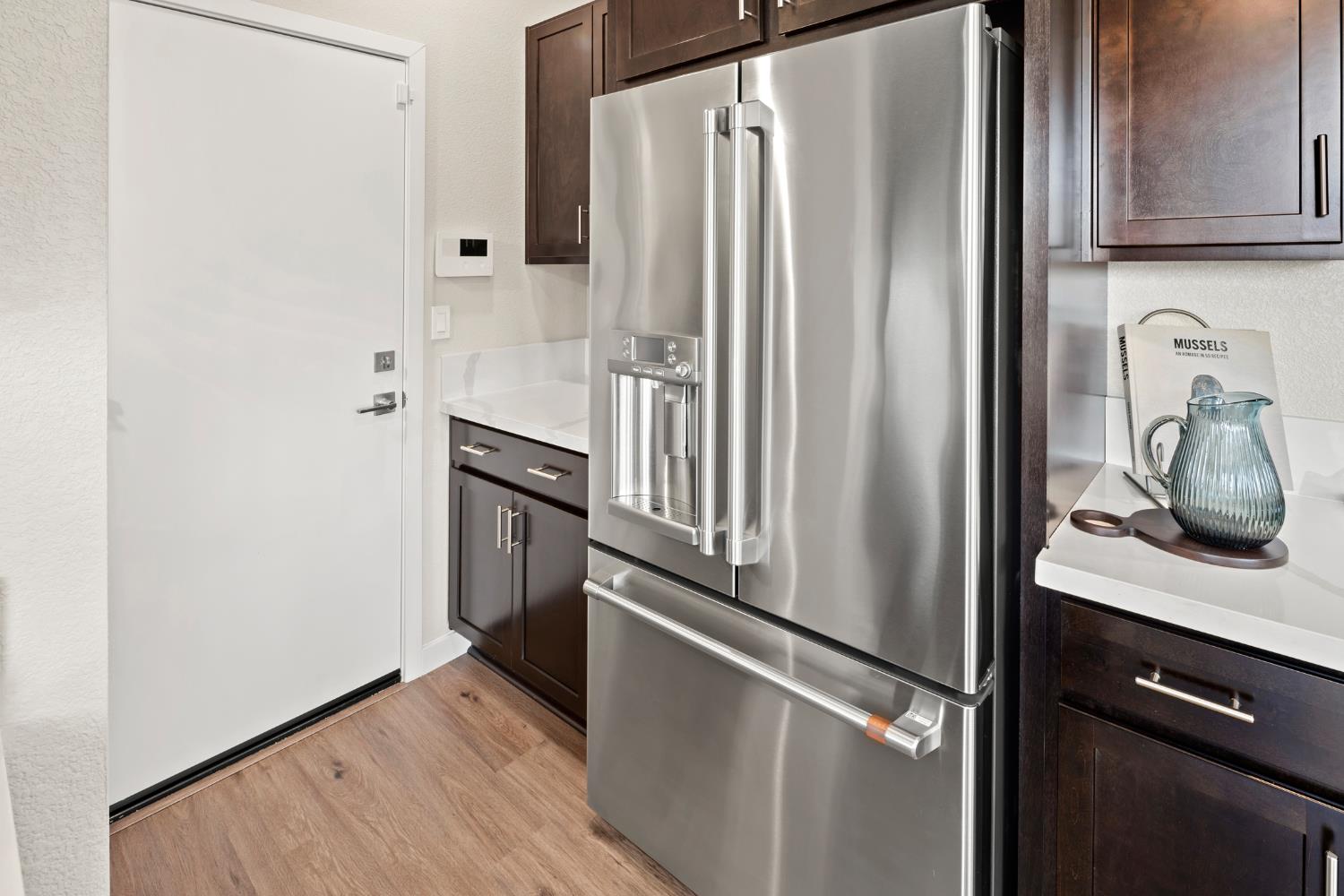 Detail Gallery Image 12 of 34 For 2037 Odin Walk, Sacramento,  CA 95835 - 3 Beds | 2/1 Baths