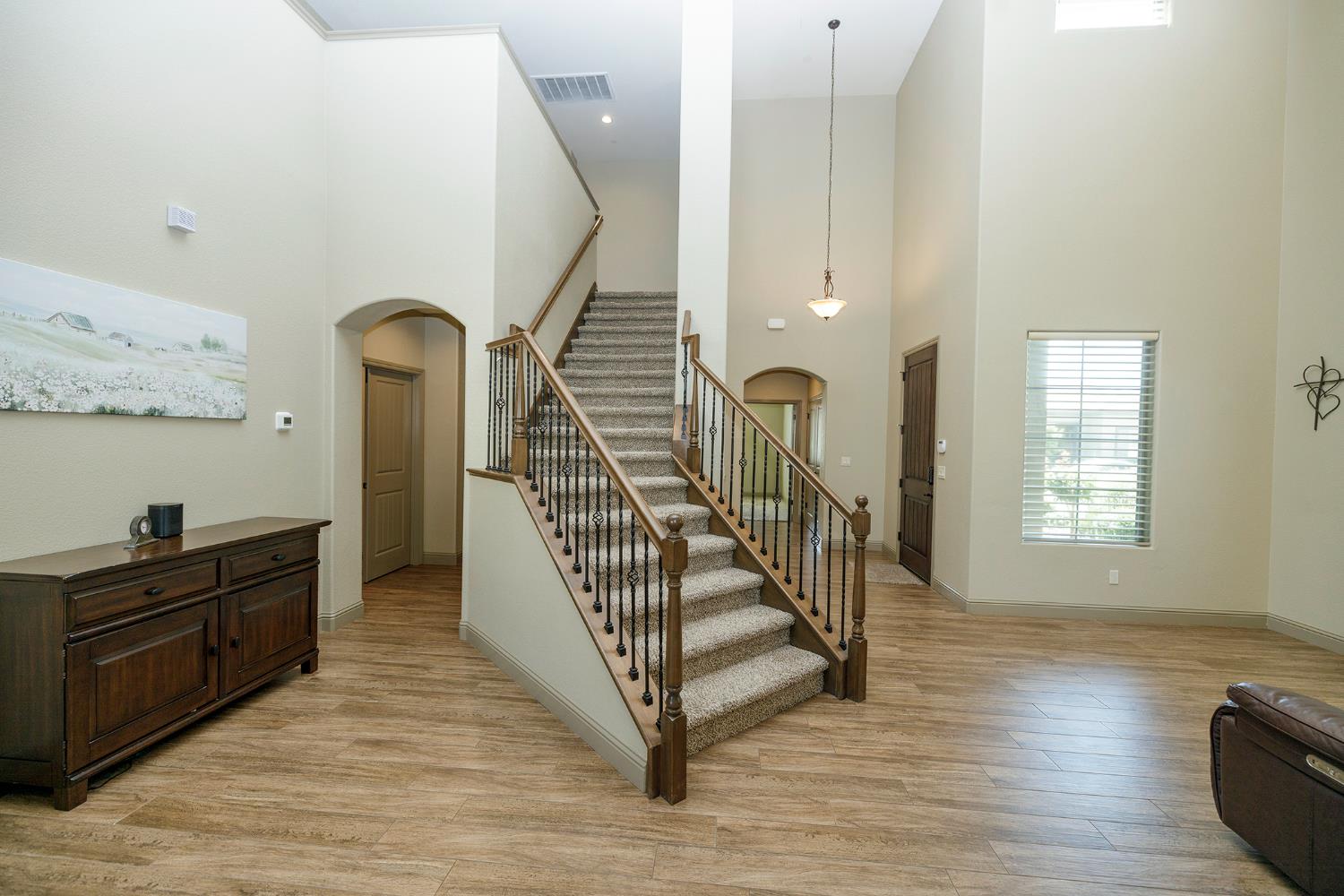 Detail Gallery Image 6 of 48 For 8725 Venetian Ter, Hilmar,  CA 95324 - 5 Beds | 3 Baths