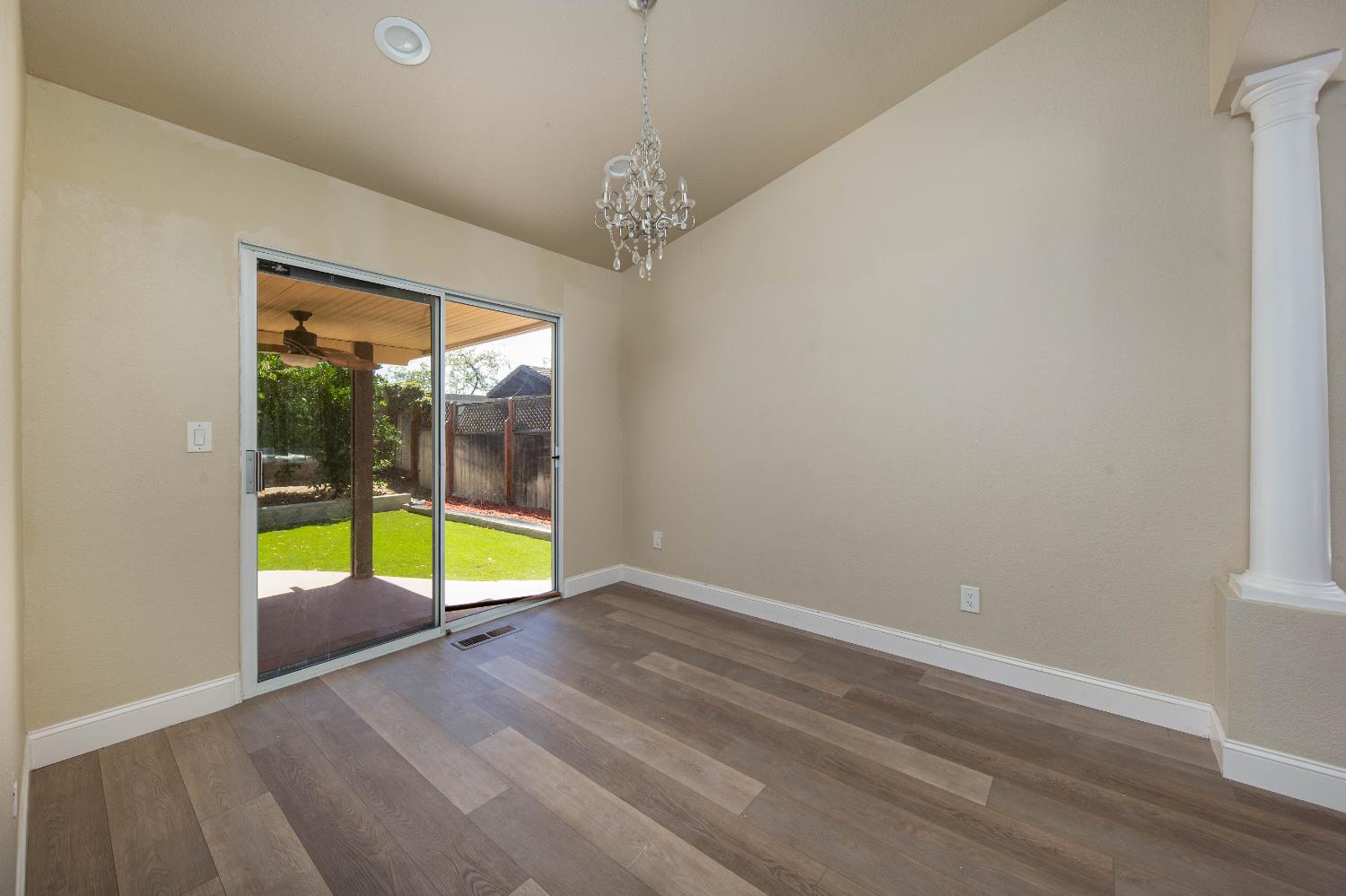 Detail Gallery Image 12 of 50 For 270 Camelot Dr, Tracy,  CA 95376 - 4 Beds | 3 Baths