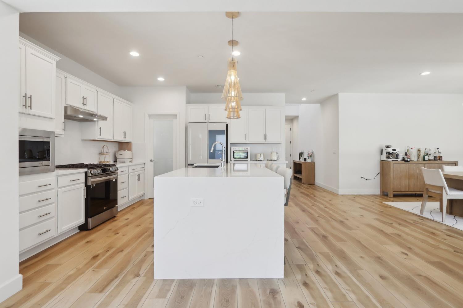 Detail Gallery Image 5 of 31 For 4124 Maddy Ave, Tracy,  CA 95377 - 5 Beds | 3 Baths